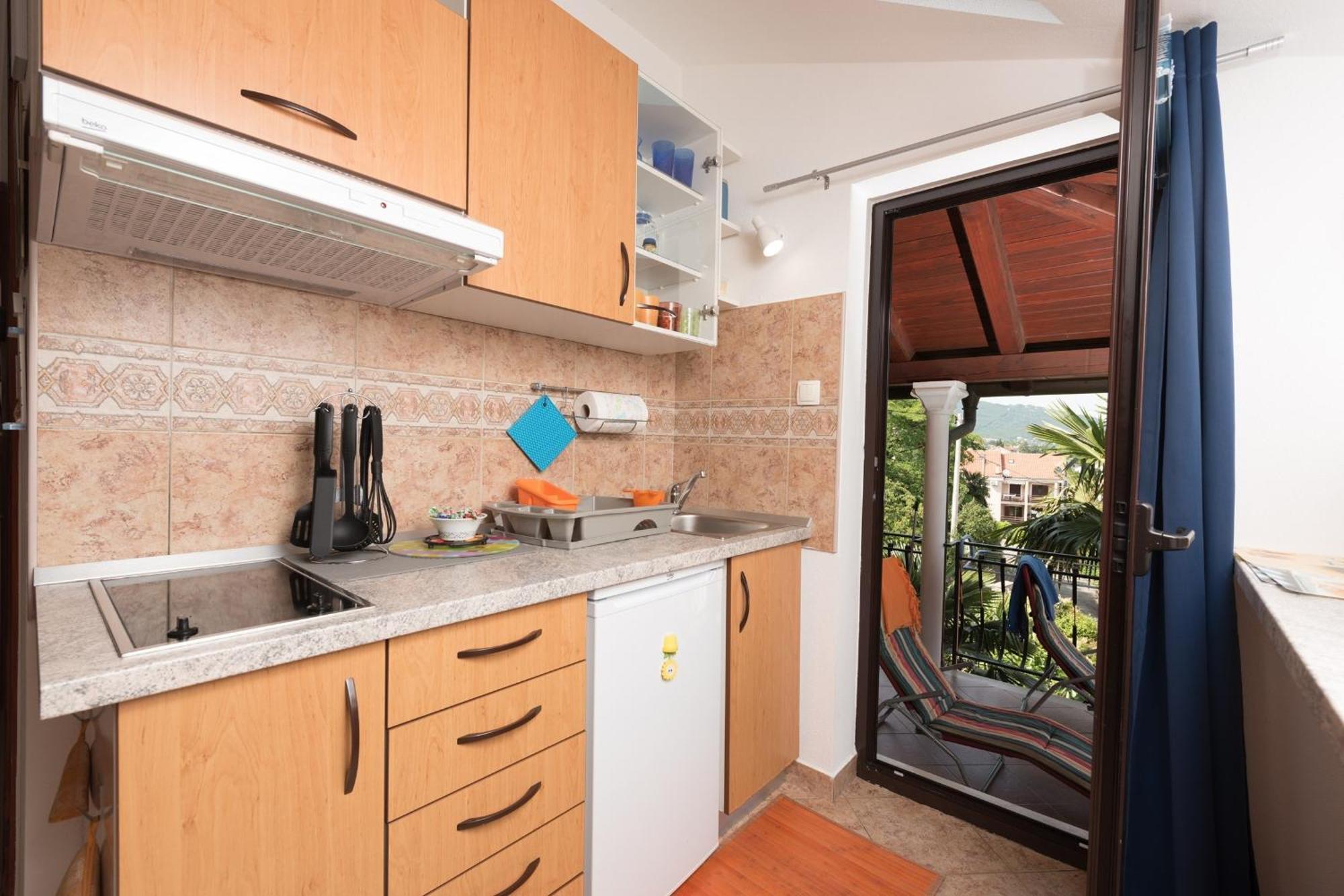 Apartments Villa Zara Lovran Eksteriør billede