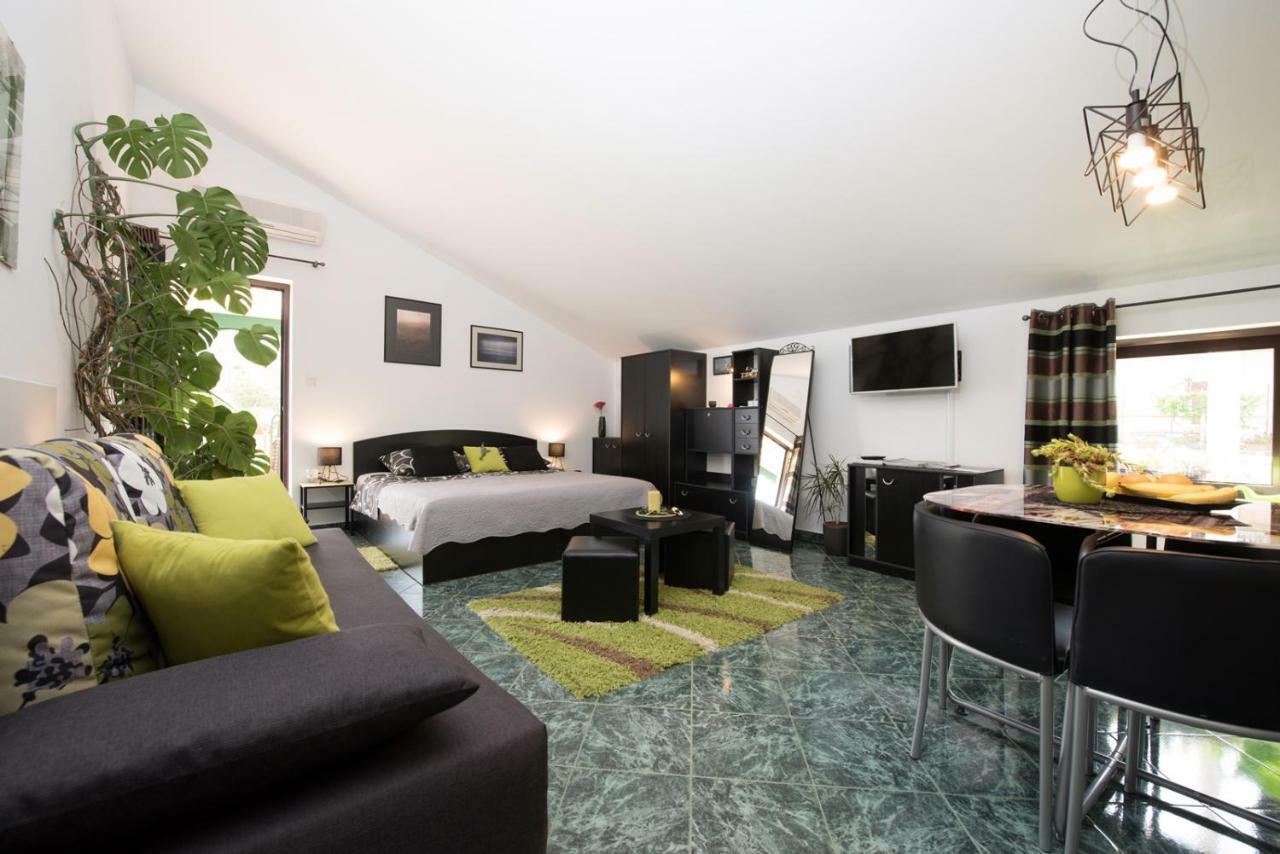 Apartments Villa Zara Lovran Eksteriør billede
