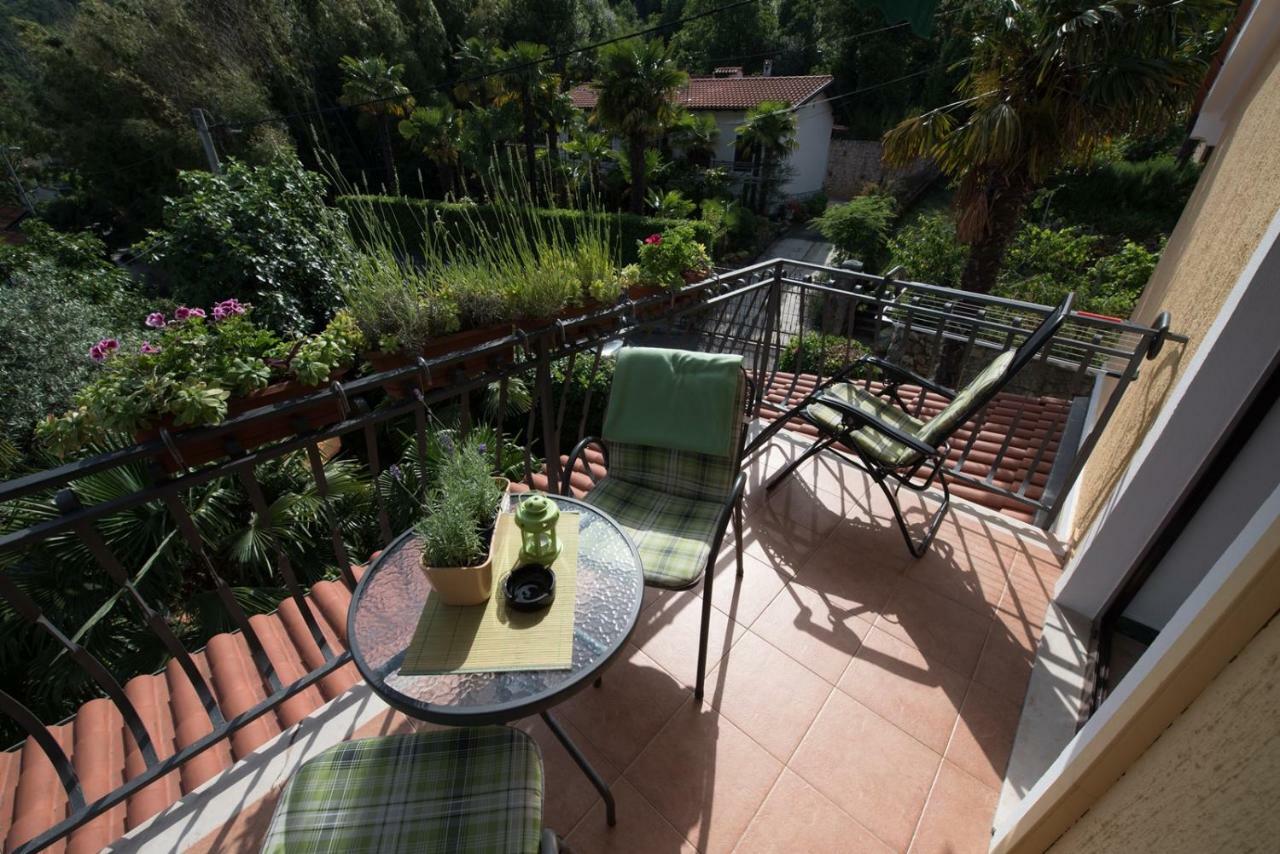 Apartments Villa Zara Lovran Eksteriør billede