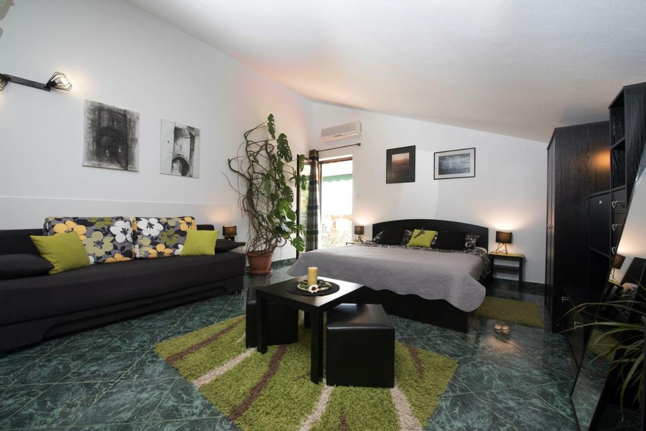 Apartments Villa Zara Lovran Eksteriør billede