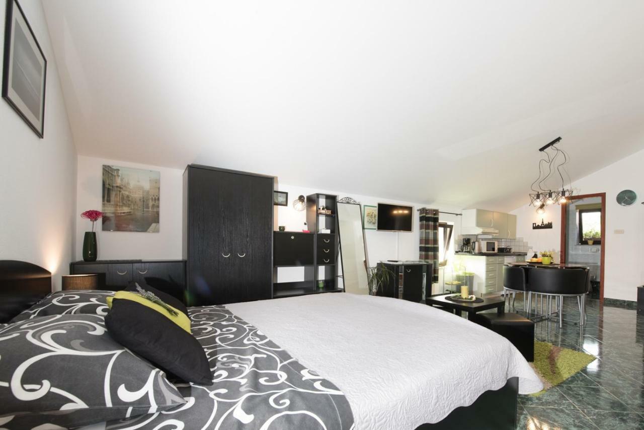 Apartments Villa Zara Lovran Eksteriør billede