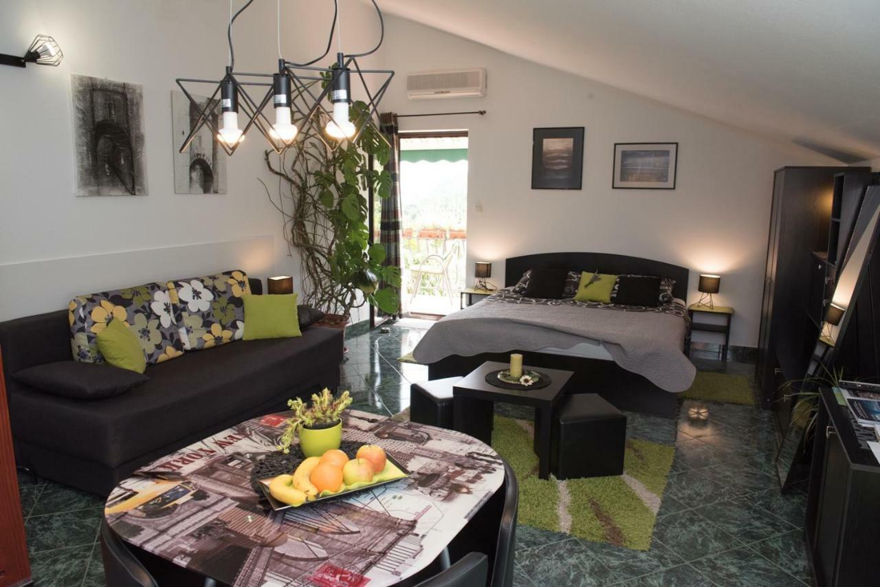 Apartments Villa Zara Lovran Eksteriør billede